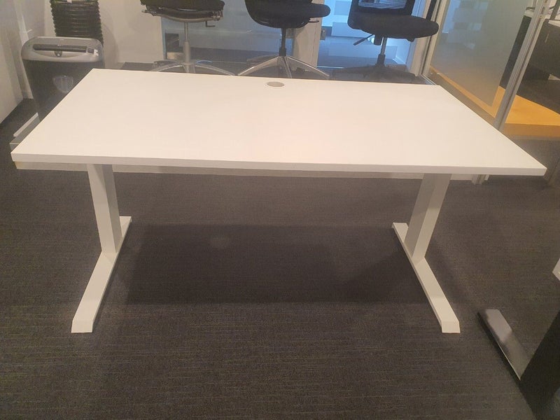 Quality Office Desk, Commercial Office Desk 1.5m Carousel 2