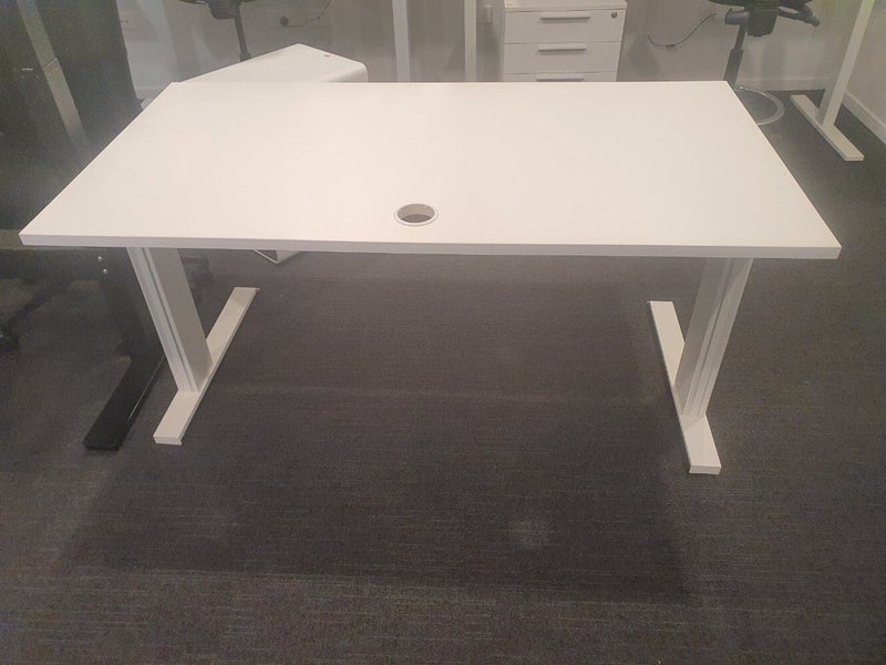 Quality Office Desk, Commercial Office Desk 1.5m Carousel 3