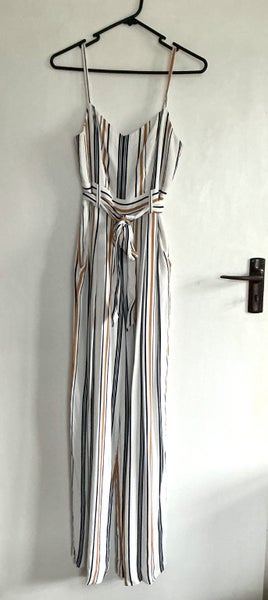 Forever New Jumpsuit size 862936674796801111