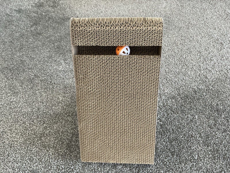 Cat Scratcher with ball Carousel 2