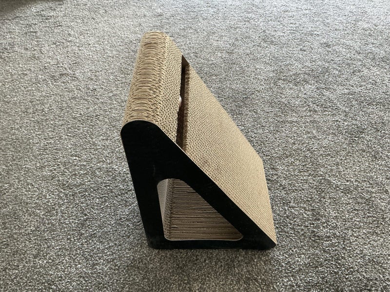 Cat Scratcher with ball Carousel 3
