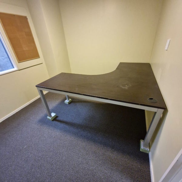 Office Desk $1R Carousel 1