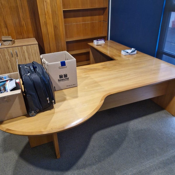 Office Desk $1R Carousel 1