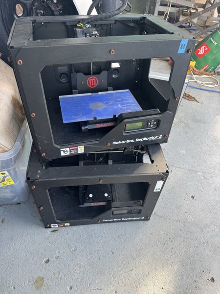 Makerbot 3D printers x 2 Carousel 1