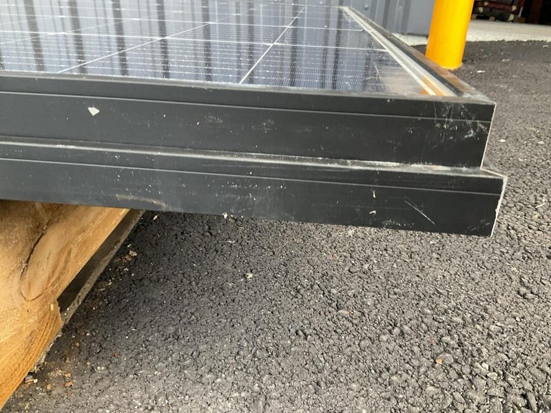 2x Longi solar panels Carousel 2