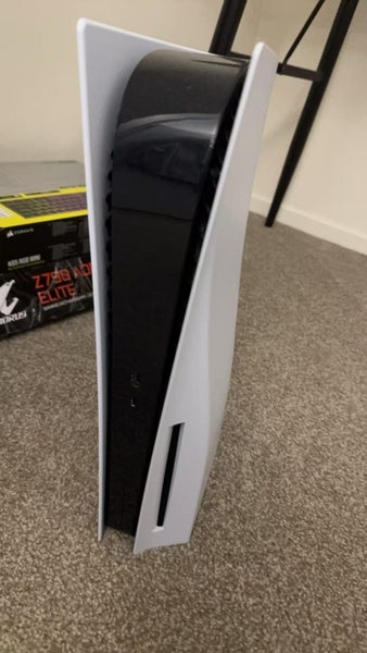 PS5 825GB - Great condition Carousel 2