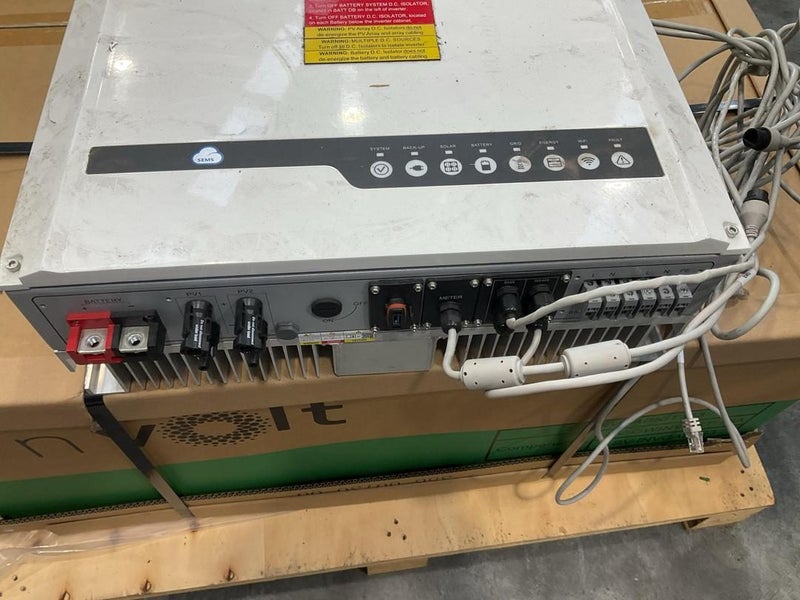 Used Goodwe hybrid inverter Carousel 2