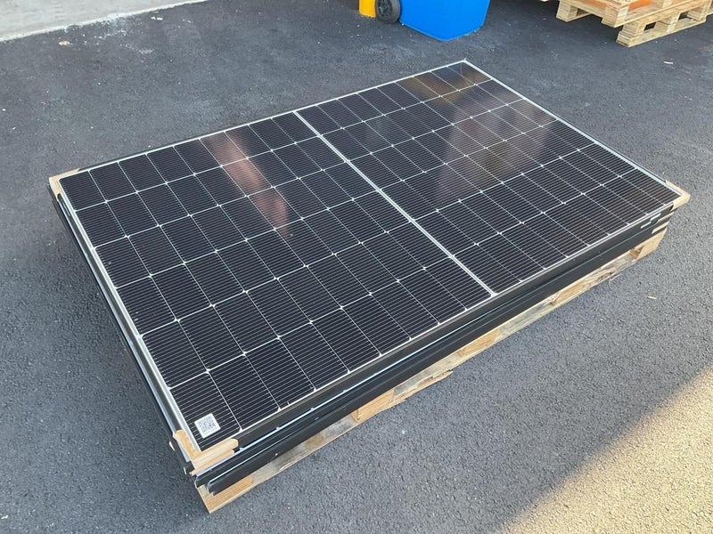 6x JA solar panels Carousel 1