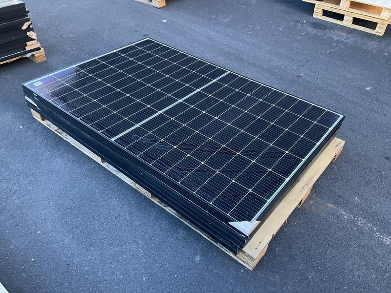 4x Yingli Solar Carousel 2