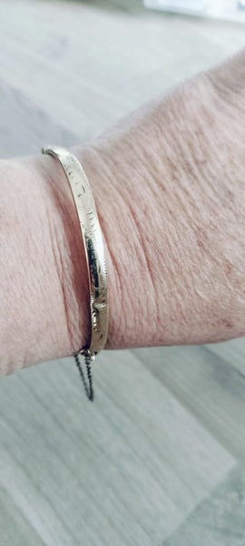 9ct Gold lined Bangle Carousel 2