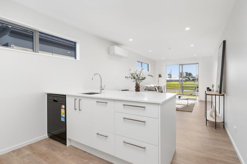 Construction Complete, 2 Bed + Study62869814230018114