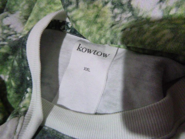 kowtow - XXL - Blot print relaxed fitting tee Carousel 2