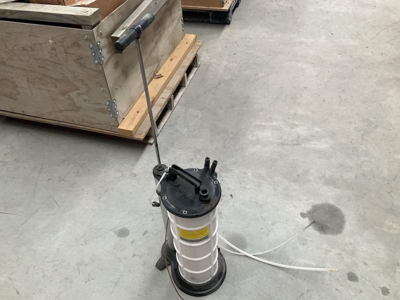 Automobile Fluid Extractor Pump Carousel 1