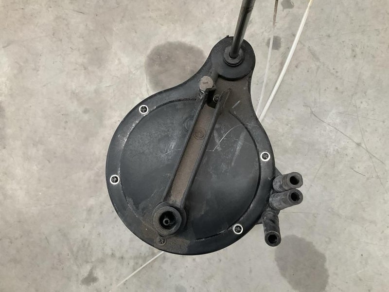 Automobile Fluid Extractor Pump Carousel 6