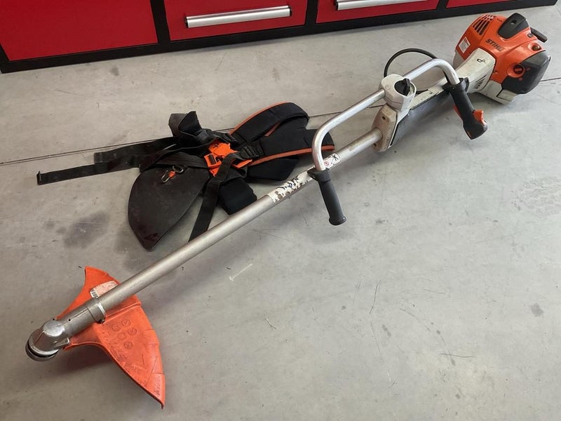 Stihl - FS 560 C Petrol Brushcutter Carousel 1