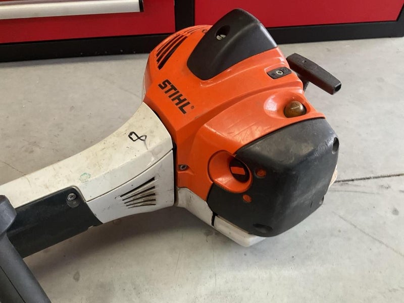 Stihl - FS 560 C Petrol Brushcutter Carousel 2