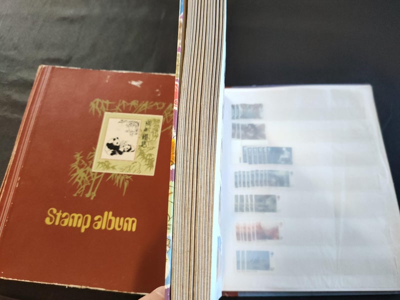 GB USEFUL MINT & USED COLLECTION IN TWO CHINA ALBUMS (M/U) $1 S/R!!!!!!!! Carousel 2