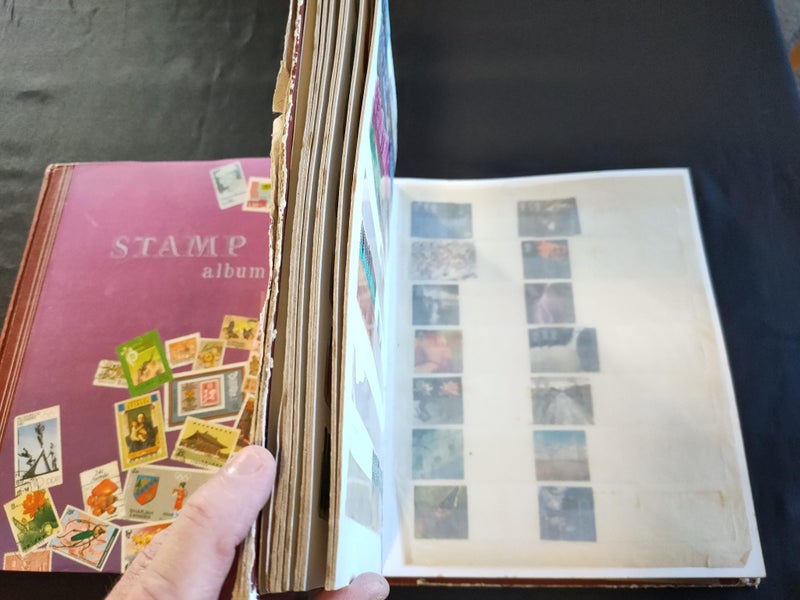GB USEFUL MINT & USED COLLECTION IN TWO CHINA ALBUMS (M/U) $1 S/R!!!!!!!! Carousel 20
