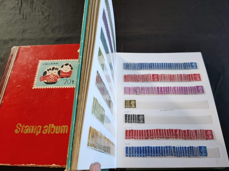 GB USEFUL MINT & USED COLLECTION IN TWO CHINA ALBUMS (M/U) $1 S/R!!!!!!!! Carousel 20