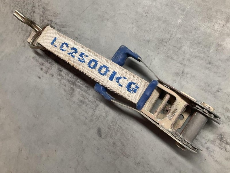 Assorted 2500kg Ratchets, Straps Etc Carousel 2