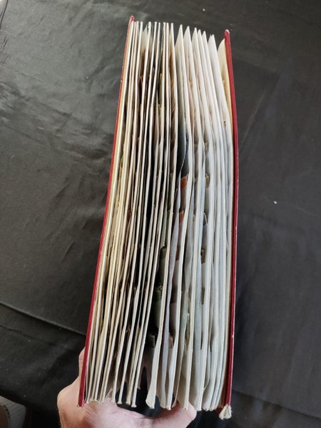INDIA SUPER DUPER BULGING RED ALBUM (M/U) $1 S/R!!!!!!!! Carousel 19