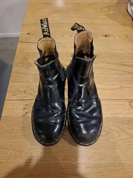 Dr Martens Chelsea boots. Size 38/7USL* Good condition. Carousel 2