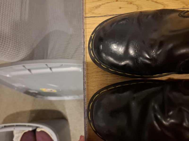 Dr Martens Chelsea boots. Size 38/7USL* Good condition. Carousel 6