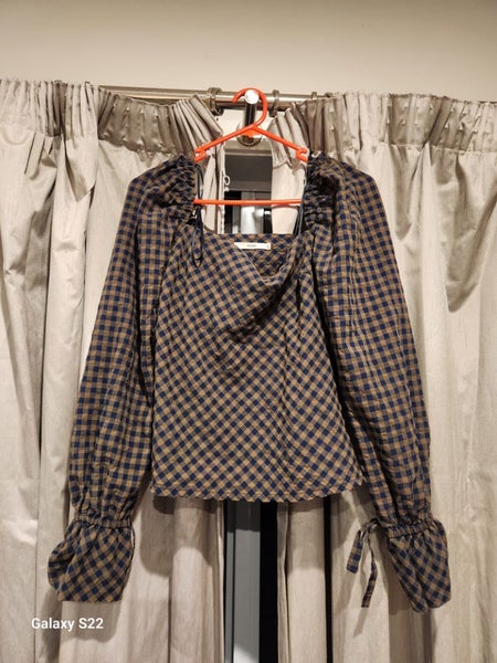 Ruby top lightly used Sz10 Carousel 1