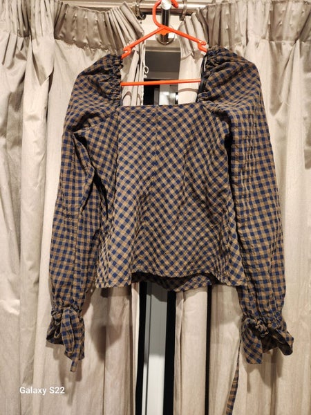 Ruby top lightly used Sz10 Carousel 2