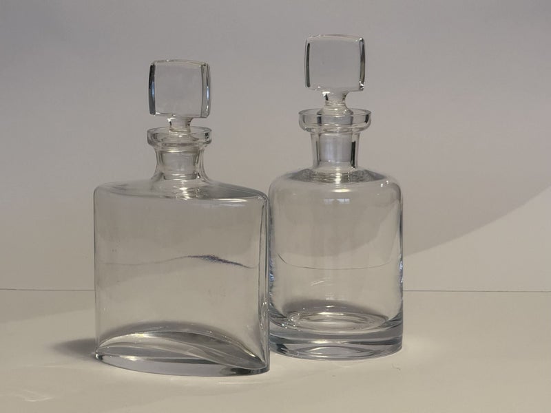 Set of 2x Glass Decanters – $1 RESERVE Carousel 1