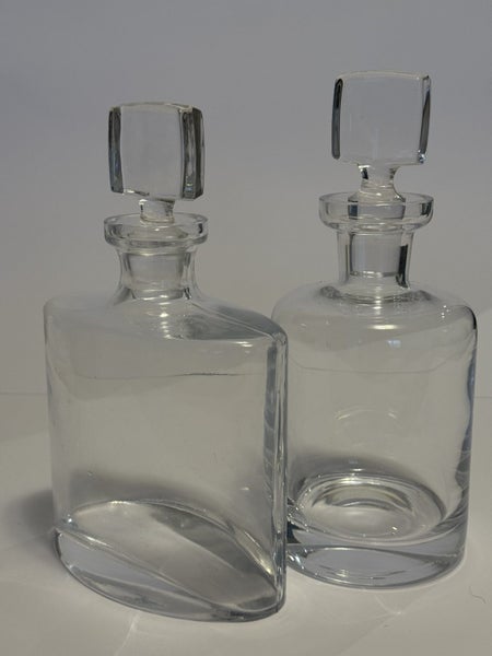 Set of 2x Glass Decanters – $1 RESERVE Carousel 2