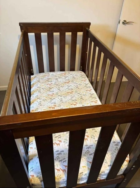 Cot and mattress Carousel 2