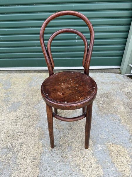 Bentwood Chair Carousel 1