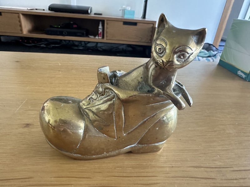 Brass Puss n Boot Carousel 2