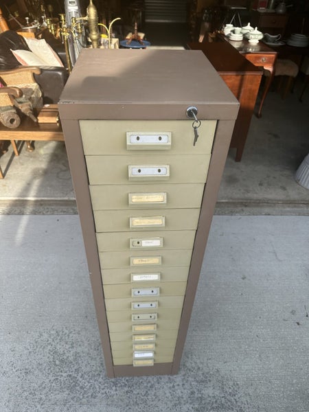 Lockable 15 Draw Metal Filing cabinet with Key Carousel 2