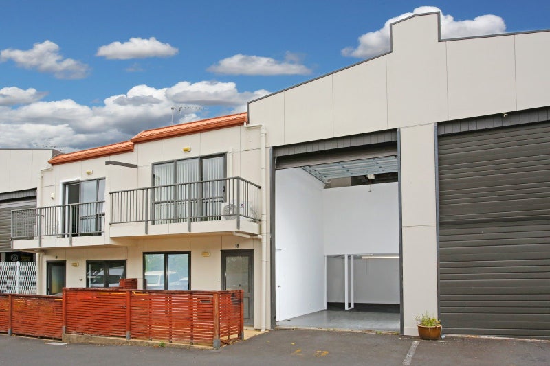 Image 1 of 32