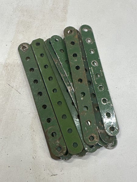 Meccano PN 2a 4.5” Perforated Strips x 16 Carousel 1