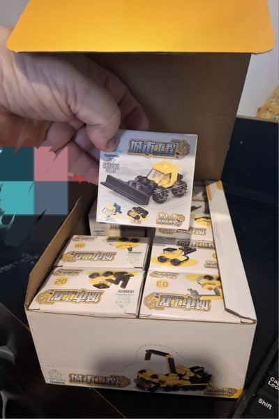 $1R: NEW: 10 mini boxes of Engineering constructions trucks mini building blocks Carousel 5