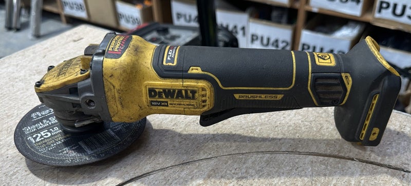 Dewalt 18V XR FlexVolt 125mm Angle Grinder - $1 Reserve (PU33 Cubby) Carousel 1
