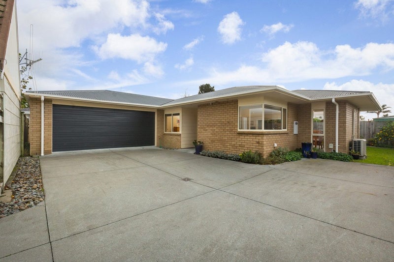 Image 1 of 20