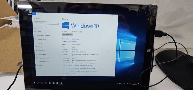 Microsoft Surface Pro 3 – 128GB i5 - Cracked Screen Carousel 1