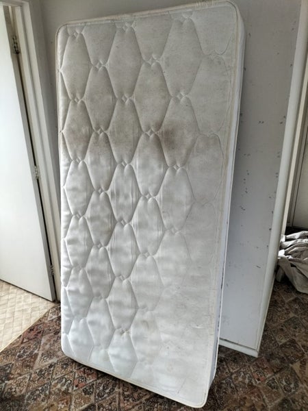 SINGLE BED MATTRESS Carousel 1