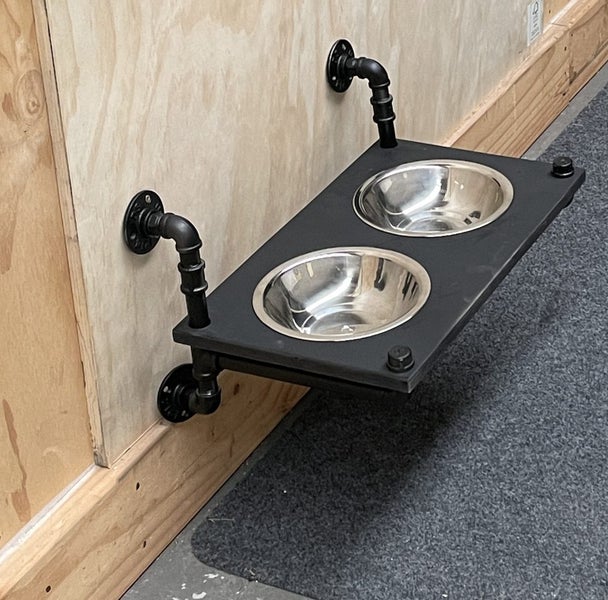 IG Pet Bowl Wall Mounted Table Carousel 3