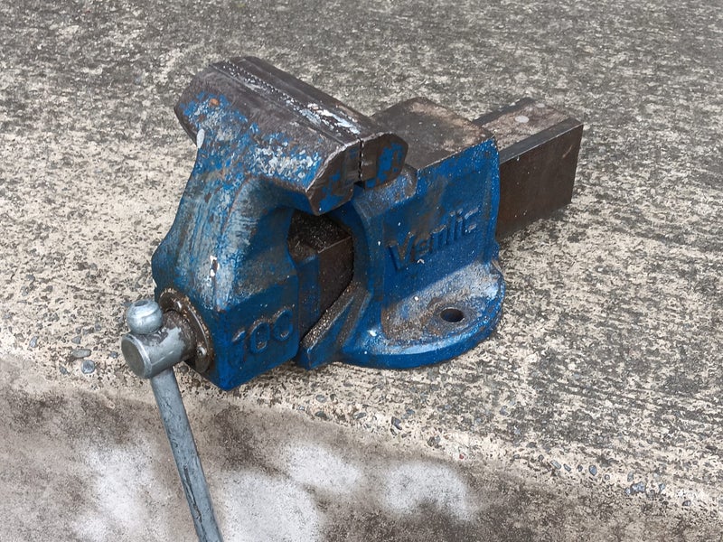 Venlic 100 Engineers Vice Carousel 1