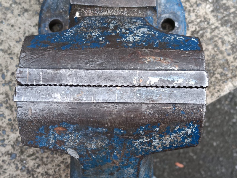 Venlic 100 Engineers Vice Carousel 2