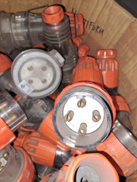 Box of 3 phase 4 pin plugs Carousel 2