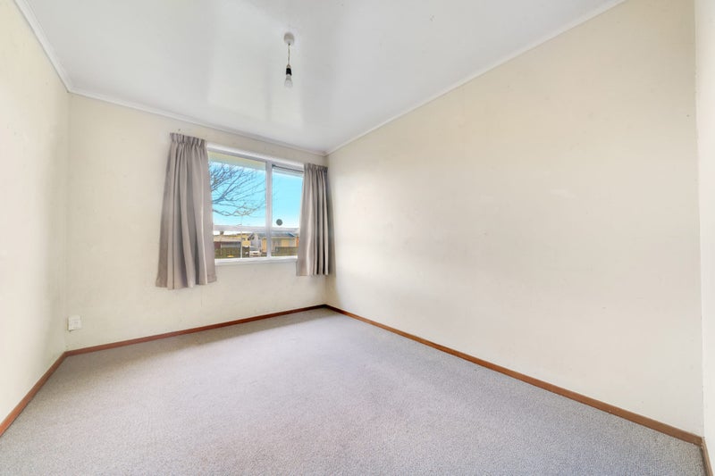 Image 3 of 10