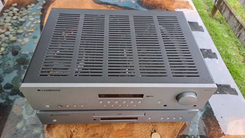 Cambridge Integrated Amp with FM/AM and CD player Carousel 2