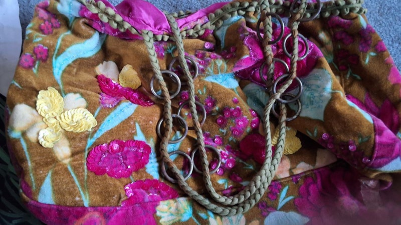 RETRO FLORAL VELVET SEQUIN EMBELLISHED BAG Carousel 1
