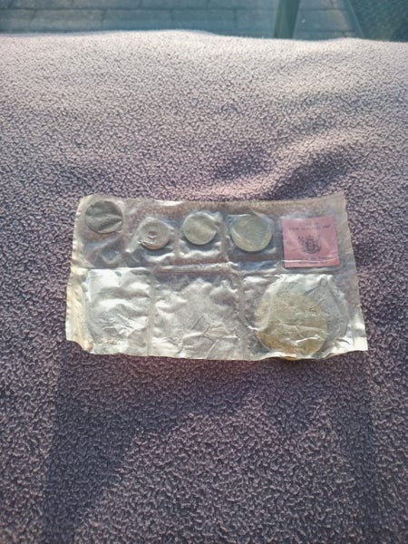 New Zealand , first decimal set , 1967 , missing 20 and 50 cents Carousel 1